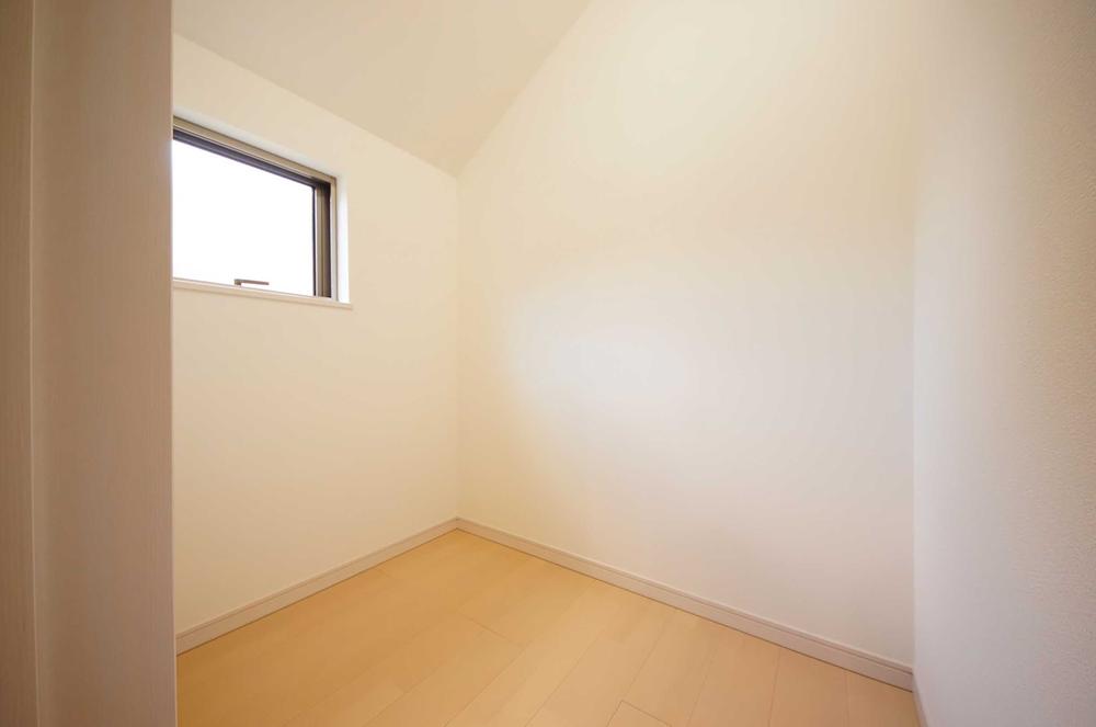 Receipt. Indoor (September 2013) Shooting, Is on the second floor about 1.5