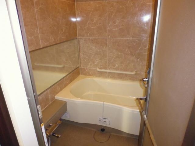 Bathroom. With bathroom dryer full Otobasu