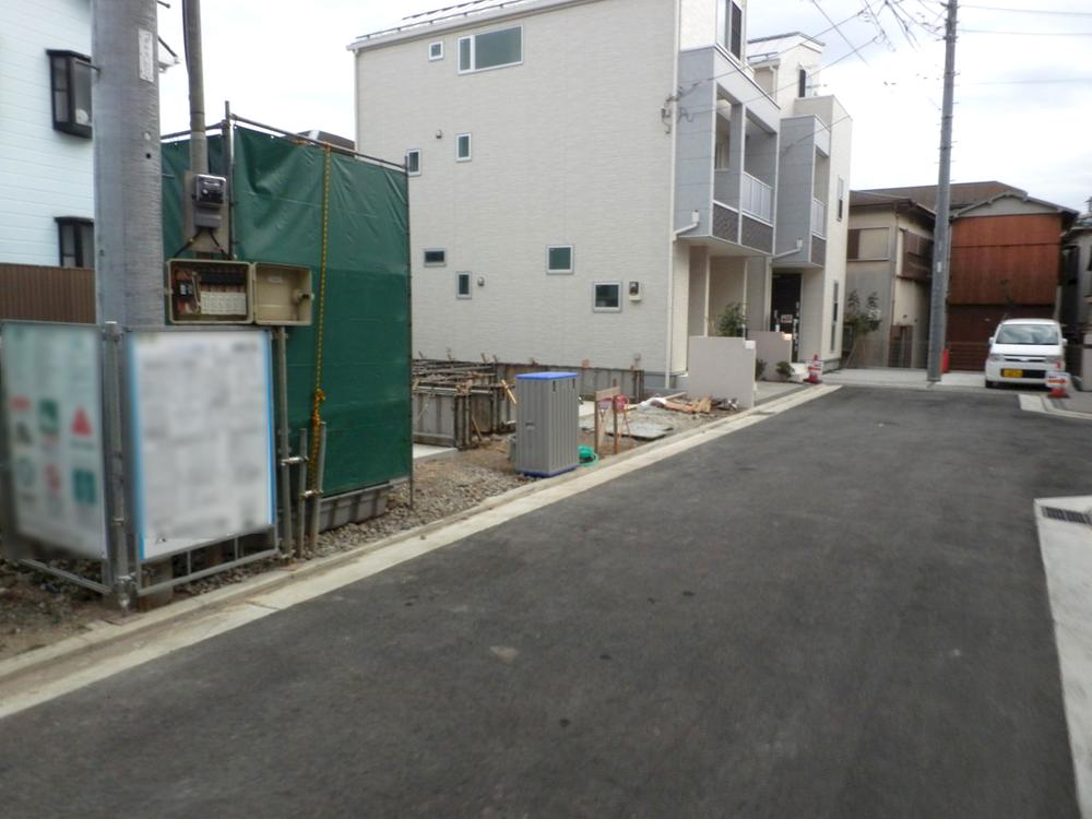 Local appearance photo. Local (12 May 2013) Shooting