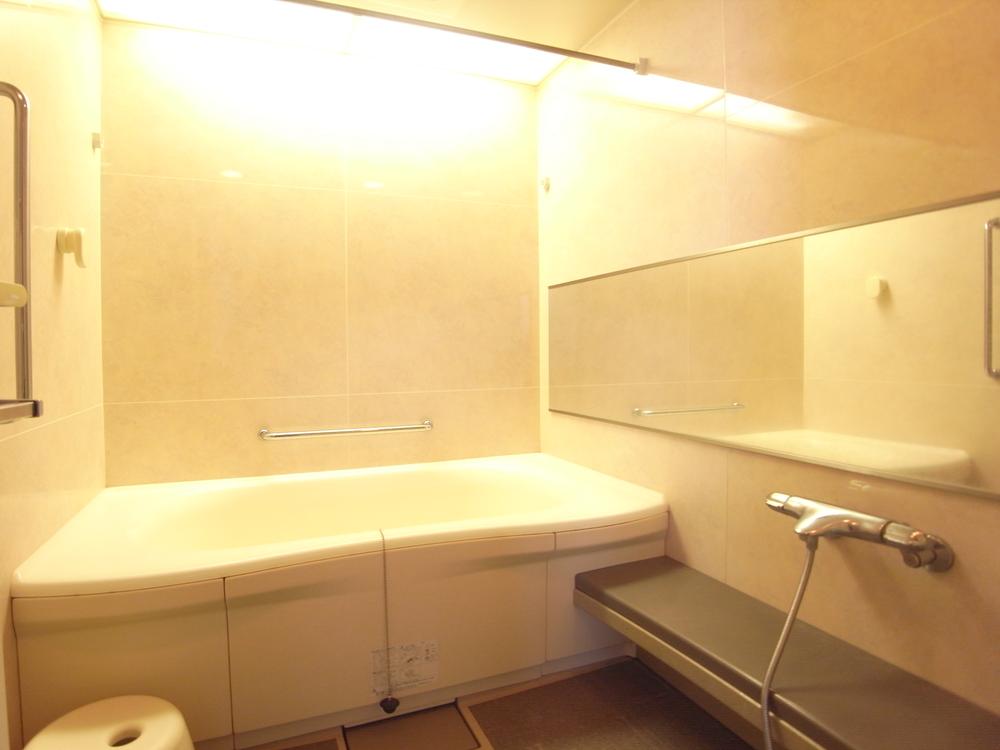 Bathroom. Room: 2013 October shooting (furniture, etc. are not included in the sale price)