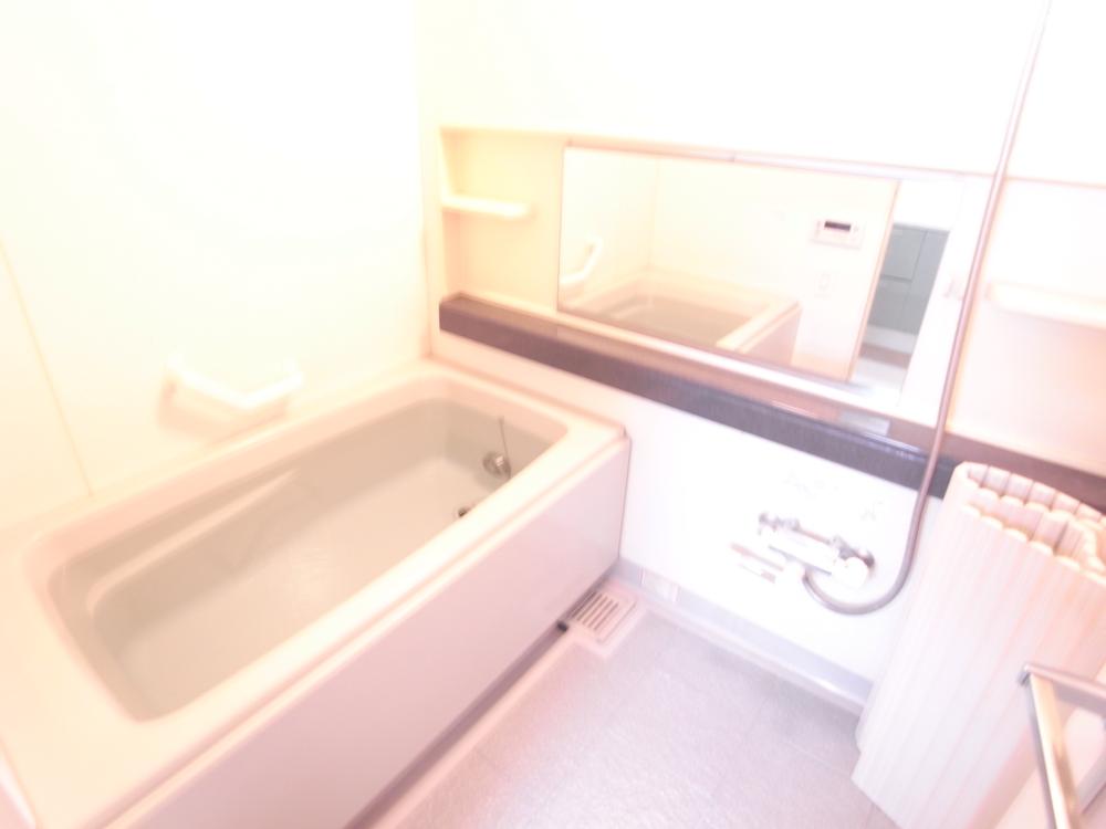 Bathroom. Bathroom (11 May 2013) Shooting ※ Furniture and furnishings are not included in the sale price.
