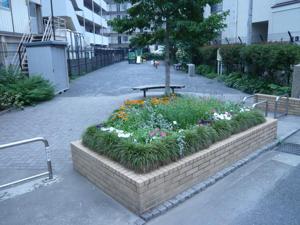 Streets around. Honmoku 30m up to 2-chome park-cho