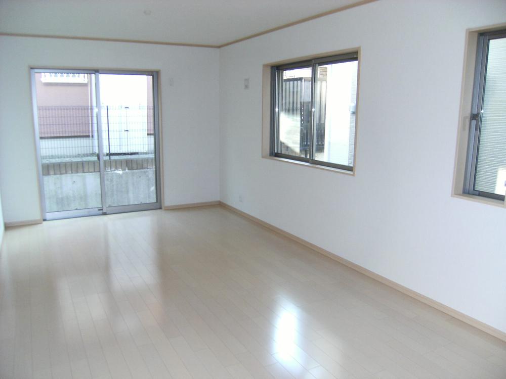 Same specifications photos (living). Same specifications