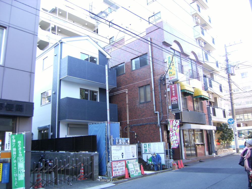 Local appearance photo. Local (12 May 2013) Shooting