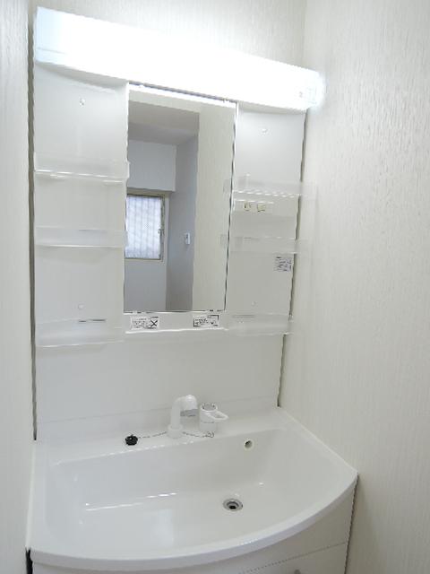 Wash basin, toilet