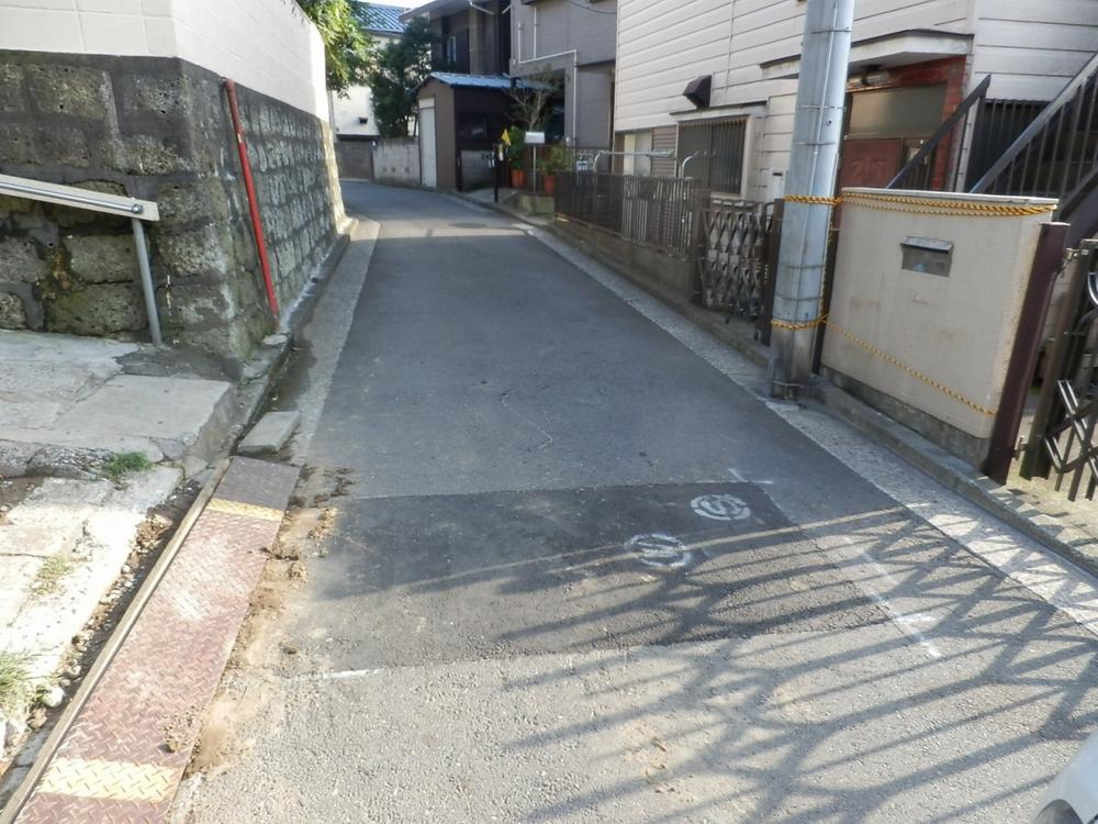 Local photos, including front road. Local (09 May 2013) Shooting