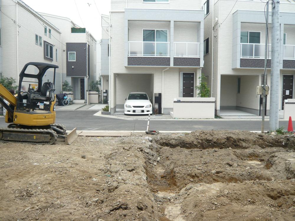 Local appearance photo. The surroundings are residential areas to come hear birds singing. Also nearby park.