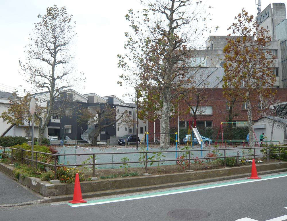 park. 178m until Tamon Council before park