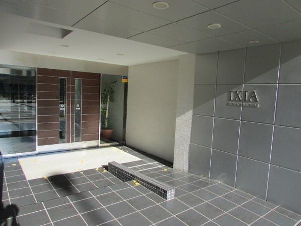 Entrance. Common areas
