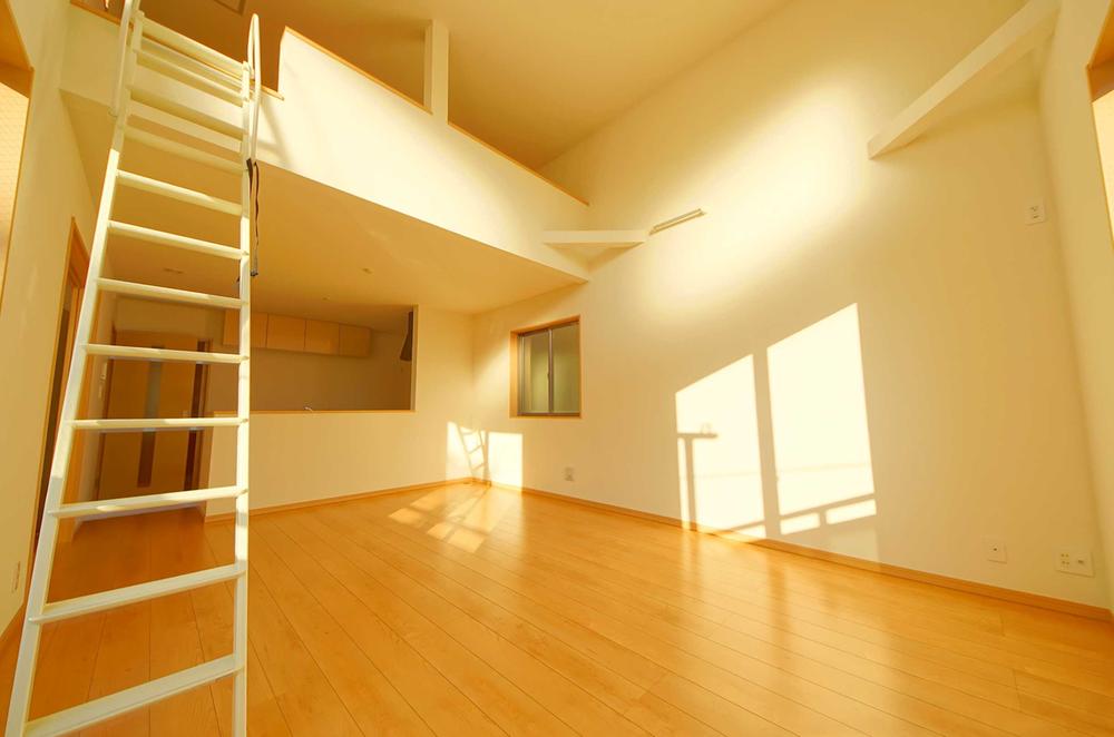 Living. Indoor (11 May 2013) Shooting, At the top of the dining there is also a loft.