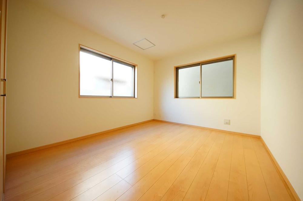 Non-living room. Indoor (11 May 2013) Shooting, The first floor storeroom 7 pledge that can be used as a master bedroom.