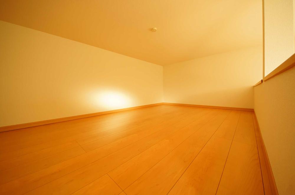 Receipt. Indoor (11 May 2013) Shooting, Is living loft of something useful dining top.