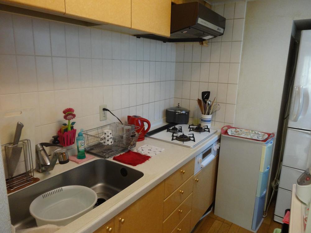 Kitchen. Stand-alone kitchen. When the visitor, such as, Where it is difficult to touch the customer's eye is attractive.