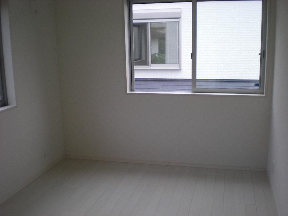 Non-living room. Western-style with a clean feeling that the white to keynote