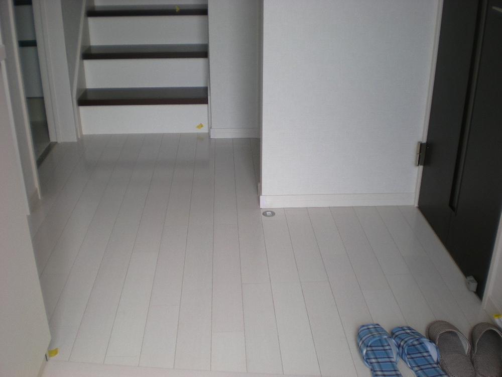 Entrance. Local (August 2013) Shooting