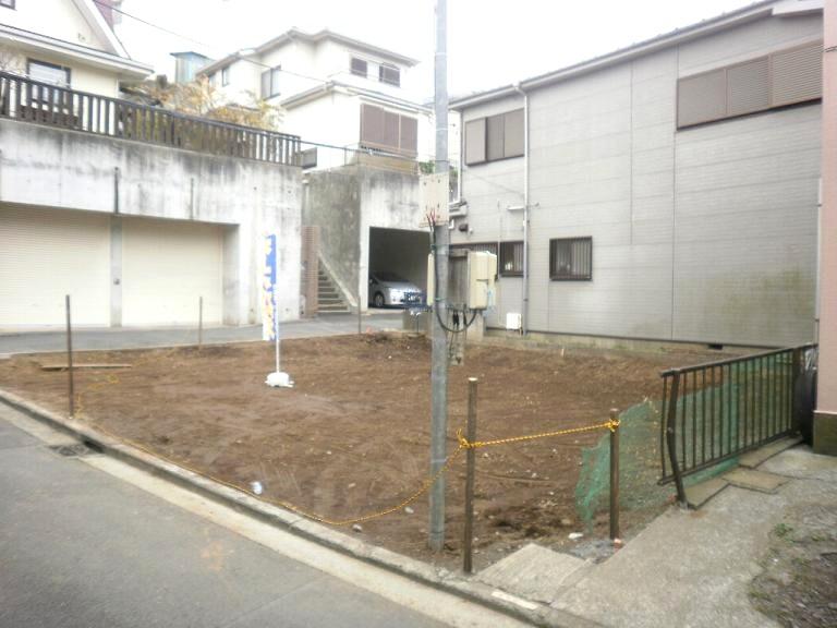 Local appearance photo. Local (11 May 2013) Shooting