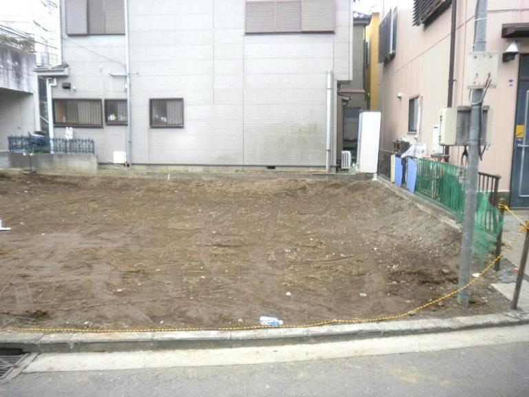 Local appearance photo. Local (11 May 2013) Shooting