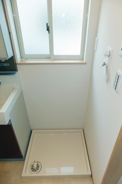 Other introspection. Is the washing machine area of ​​the bathroom adjacent. (2013 December 5 shooting)