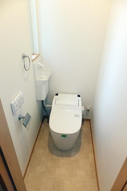 Toilet. It is refreshing toilet tank-less type. 2013 December 5 shooting