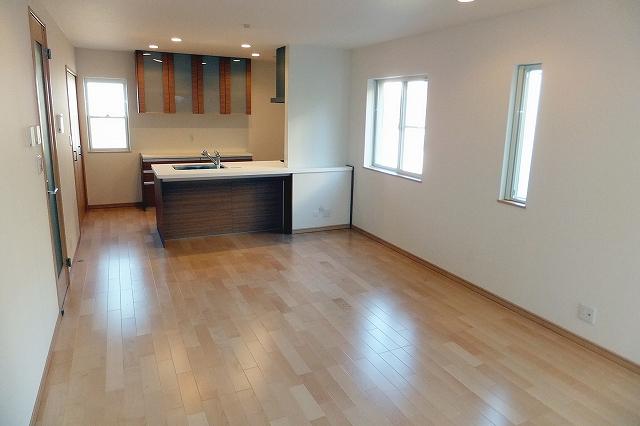 Living. There is housed in the kitchen back. 2013 December 5 shooting