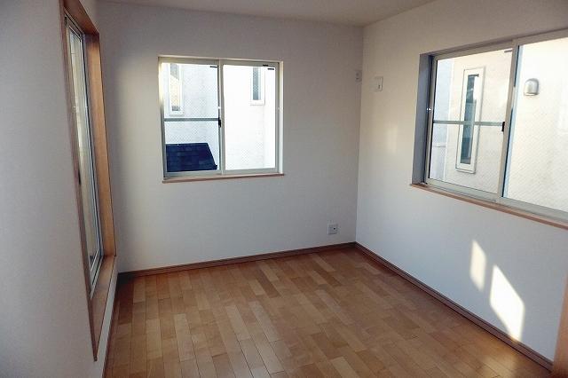 Non-living room. It is between the second floor 6 tatami. 2013 December 5 shooting