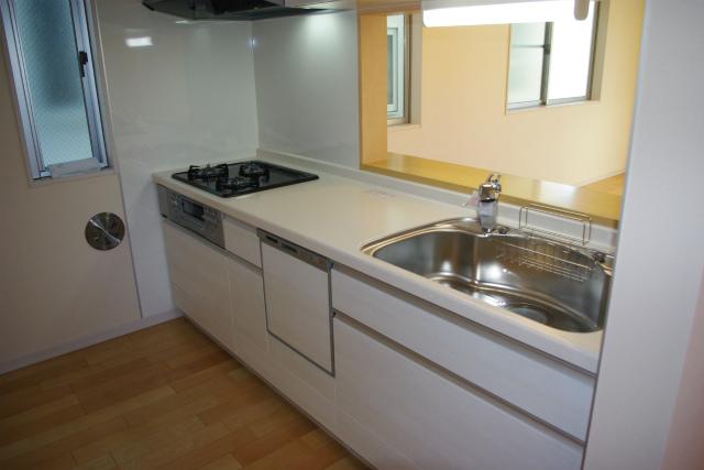 Same specifications photo (kitchen)