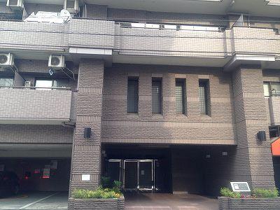 Local appearance photo. 4 location with excellent route 4 Station Available convenience! It is a flat road from the train station! New interior renovation after delivery (2013 late December scheduled to be completed) by all means, please contact us!