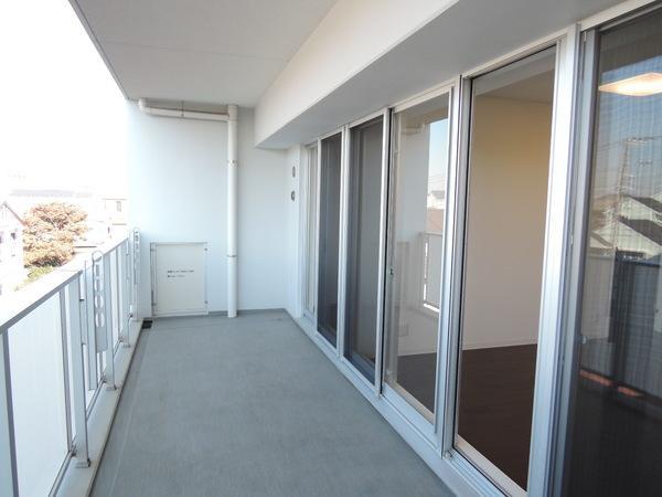 Balcony. local