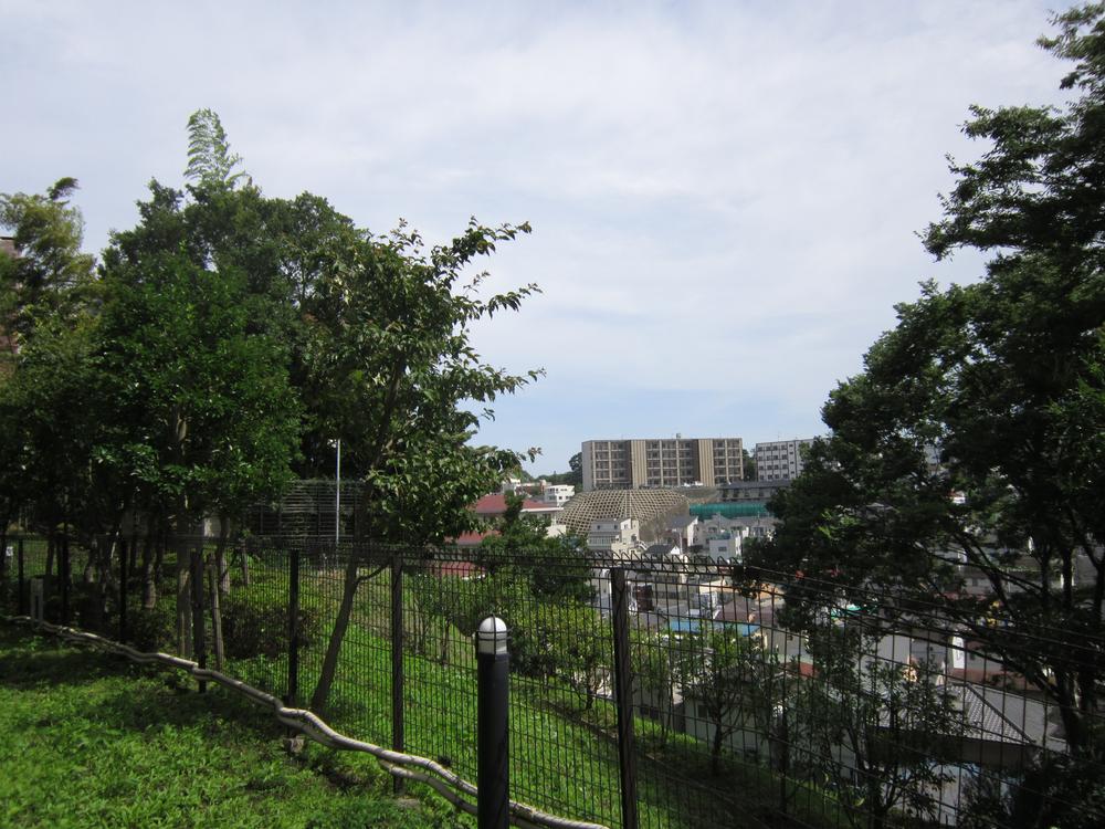 View photos from the dwelling unit. View from the site (June 2013) Shooting