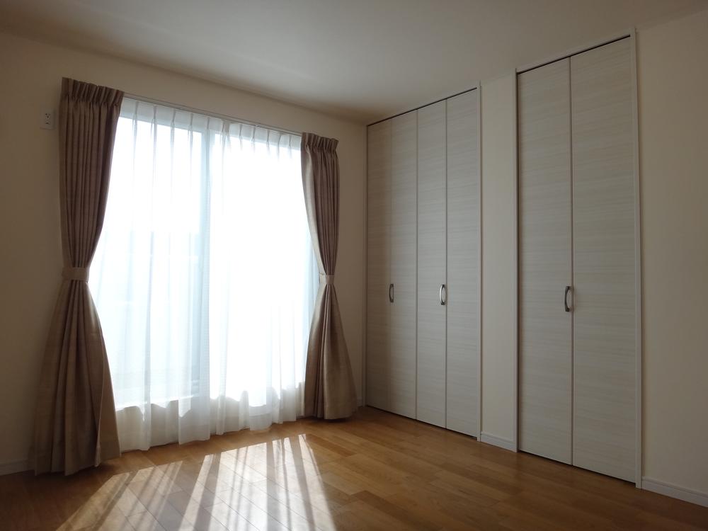 Same specifications photos (Other introspection)