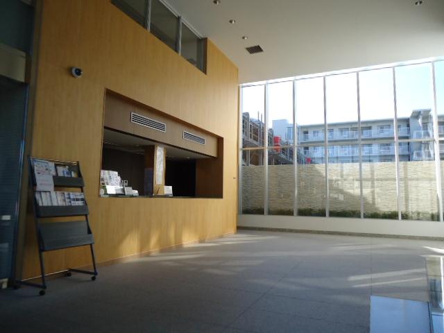 Entrance. Common areas