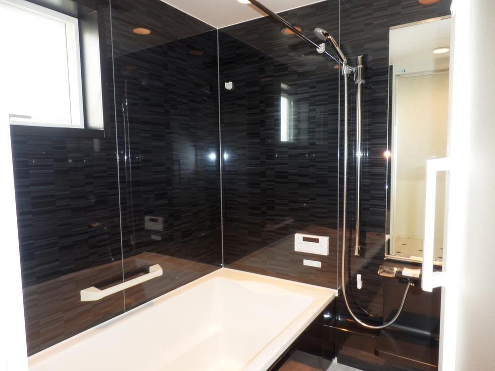 Bathroom. This is a system bus with a bathroom dryer. It will also come in handy your laundry on a rainy day! In because it is a spacious and comfortable spread, You can slowly enjoy the bath time.