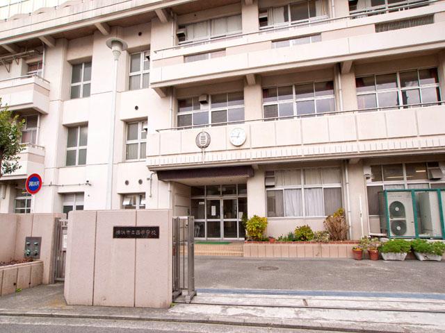 Junior high school. 210m to Yokohama City Tatsunishi junior high school