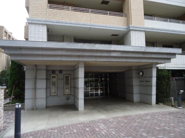 Entrance. Common areas