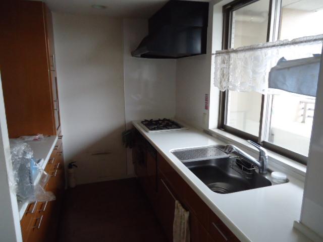 Kitchen. Dish washing and drying machine ・ With disposer