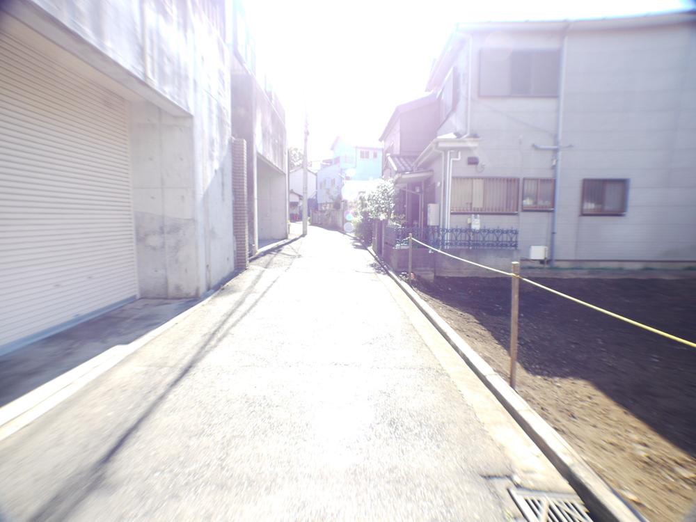 Local photos, including front road. Frontal road