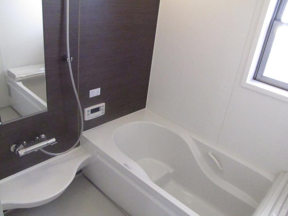 Bathroom. Indoor (12 May 2013) Shooting