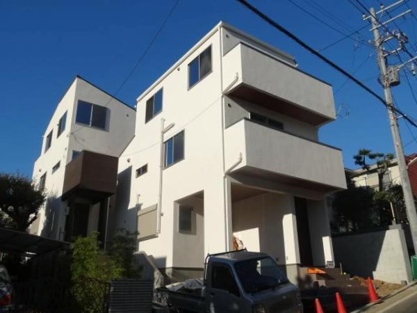 Local appearance photo. 1 Building appearance (far left) (11 May 2013) Shooting