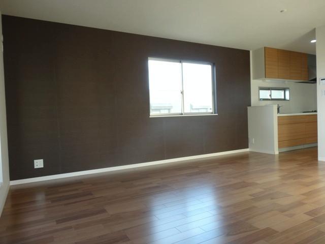 Living. Building 2 living