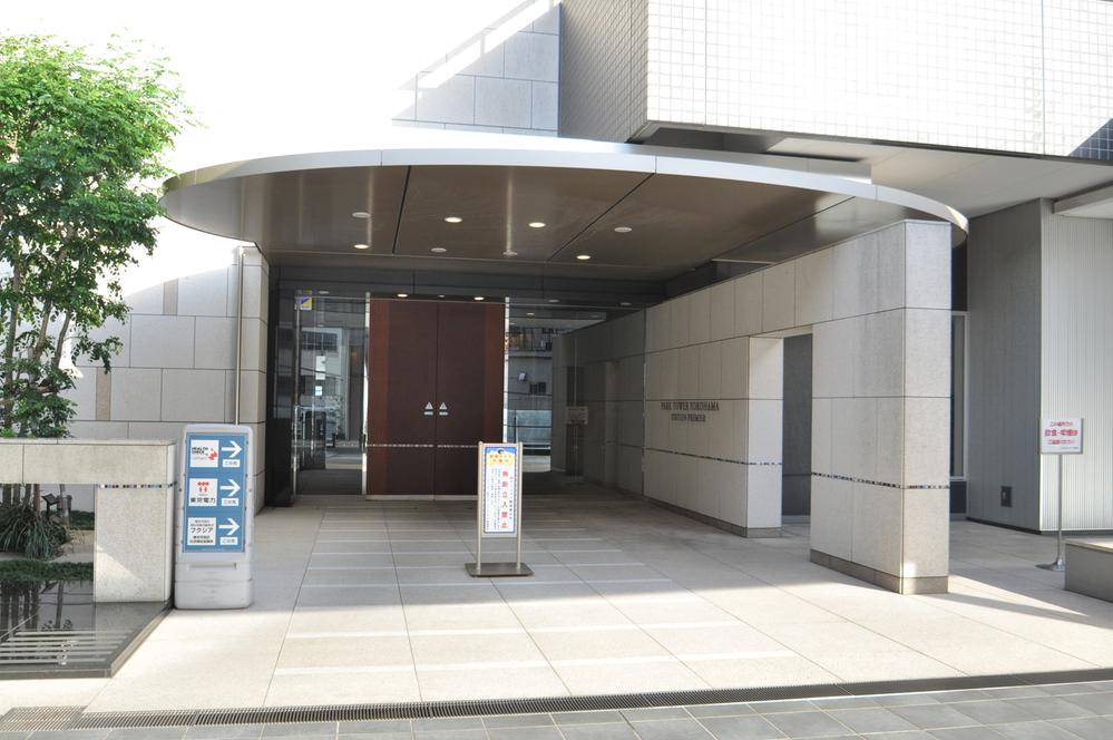 Entrance. Common areas