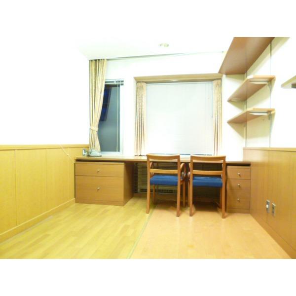 Living. Change to the office specification
