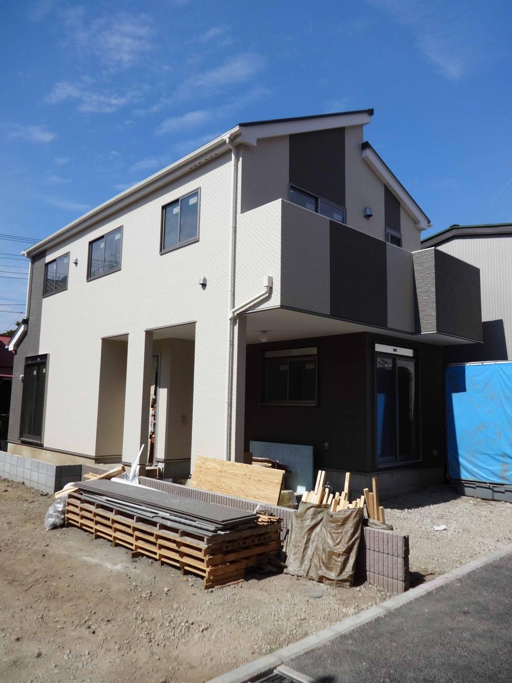 Local appearance photo. Local (07 May 2013) Shooting