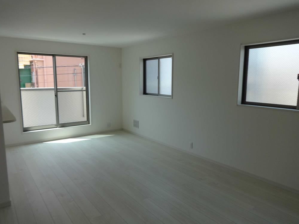 Living. Indoor (07 May 2013) Shooting