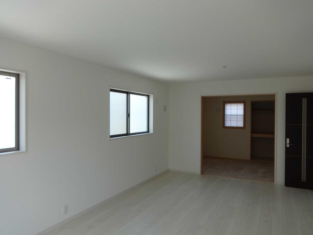 Living. Indoor (07 May 2013) Shooting