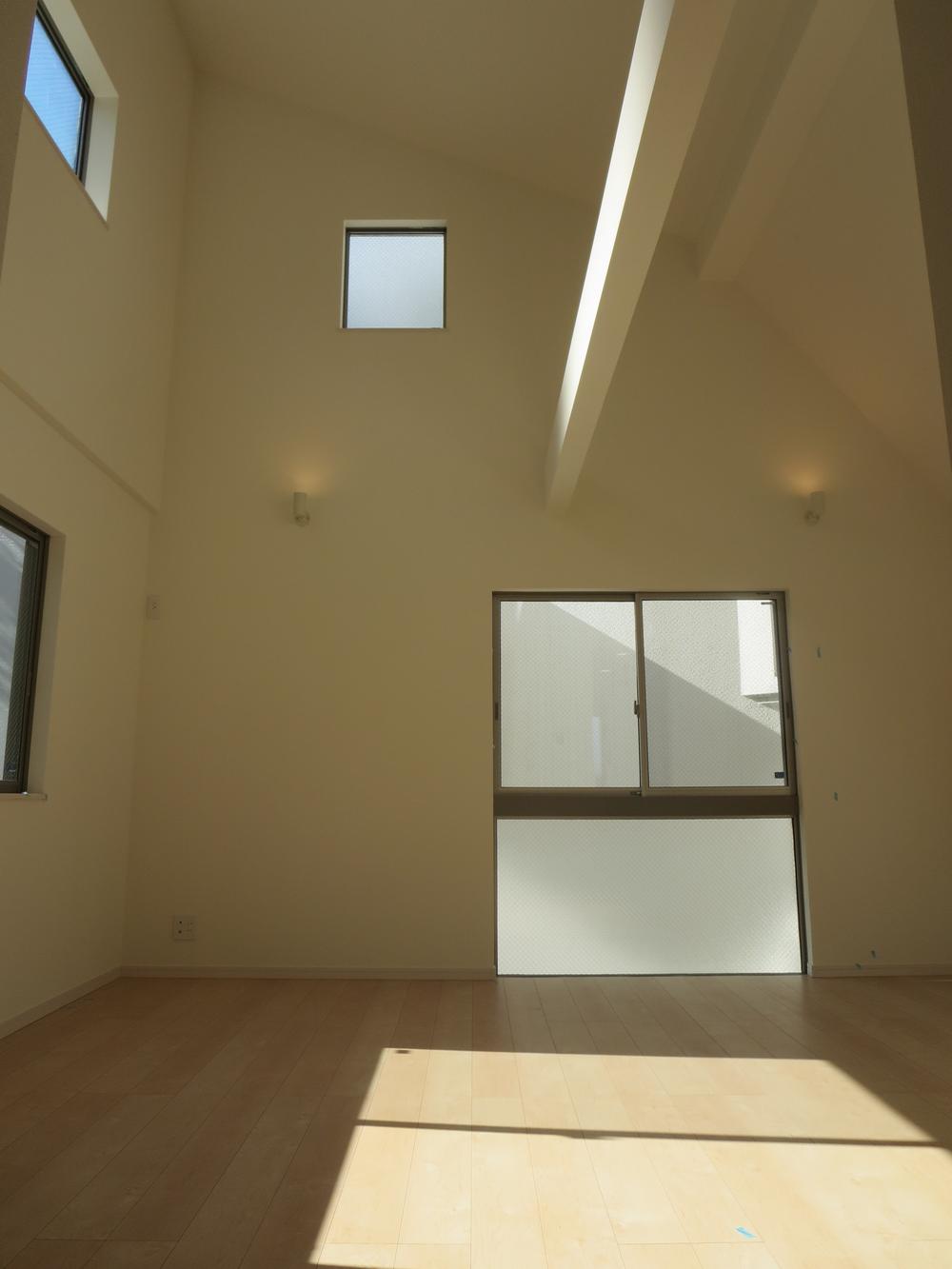 Living. Living !! gradient ceilings sense of open