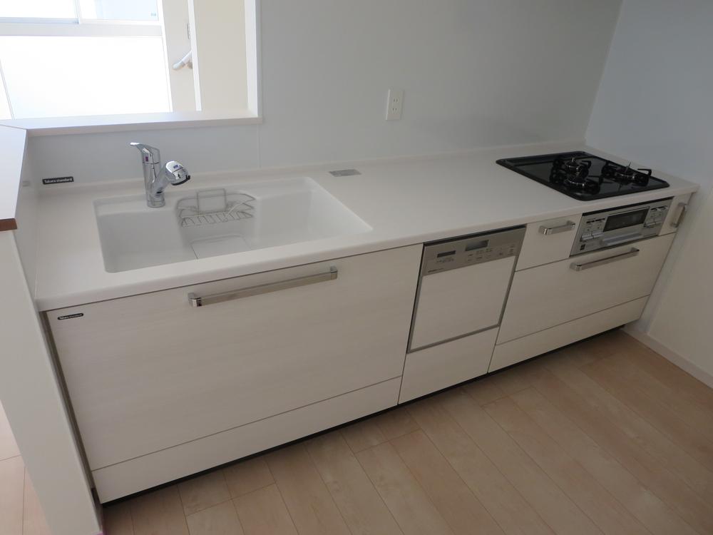 Kitchen. Dishwasher + water filter is standard equipment