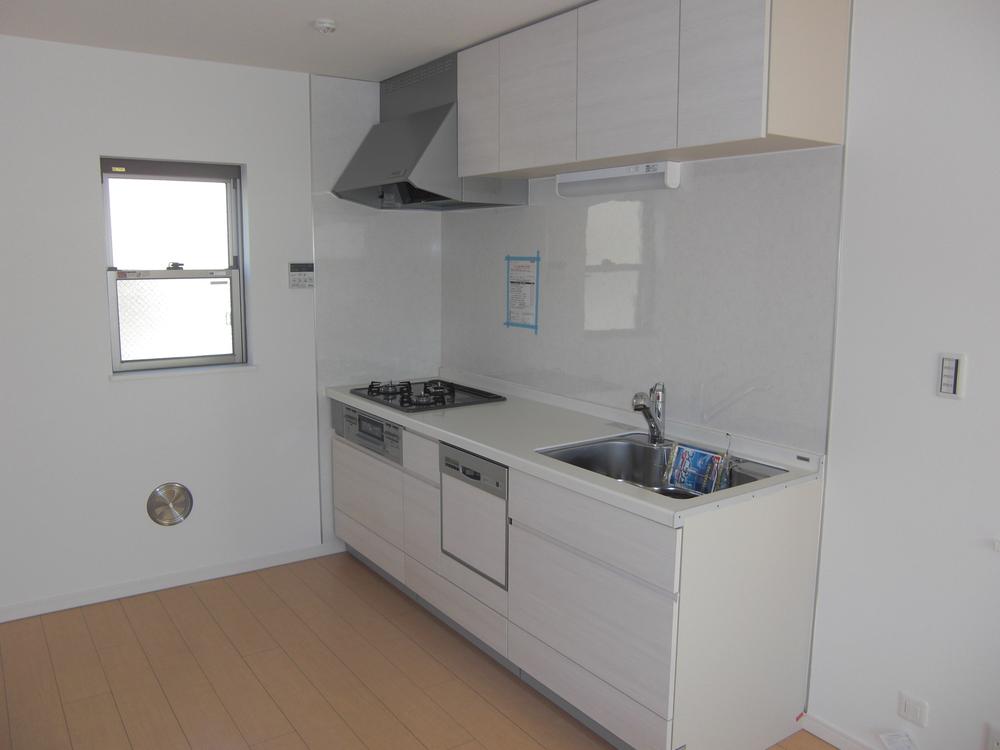 Kitchen. Dishwasher ・ With built-in water purifier