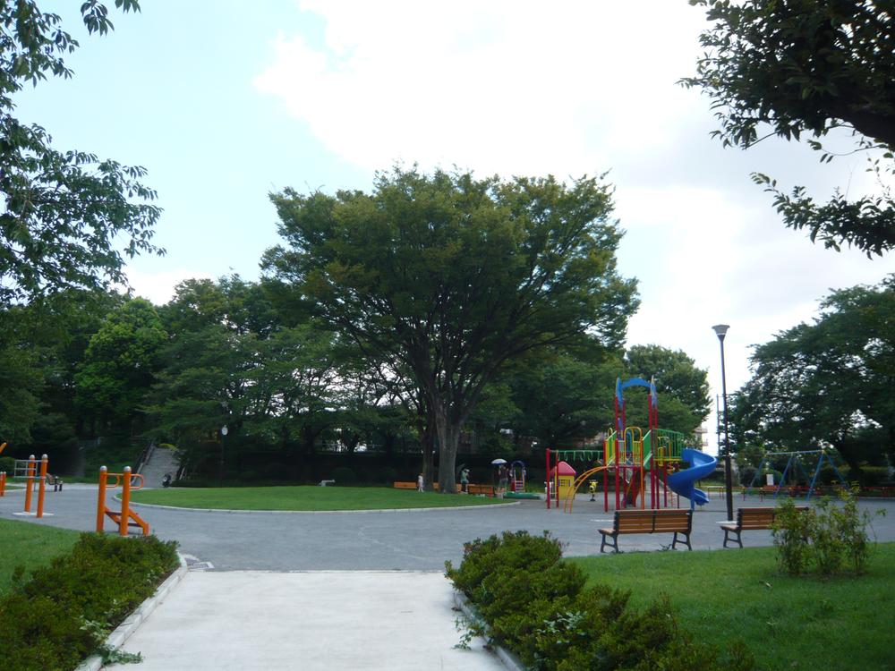 park. 250m until Nogeyama park
