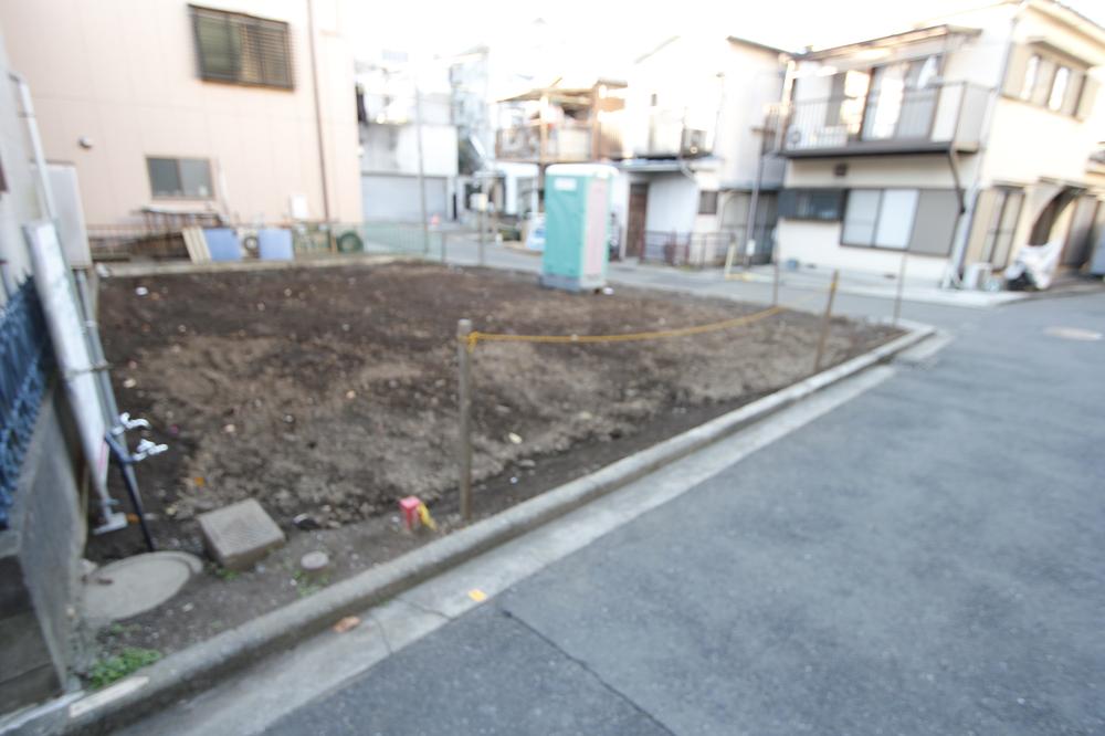 Local appearance photo. Local (12 May 2013) Shooting