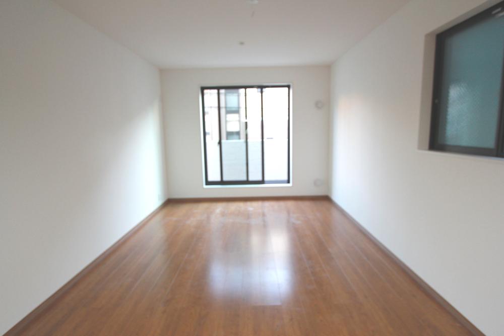 Same specifications photos (Other introspection). Example of construction room